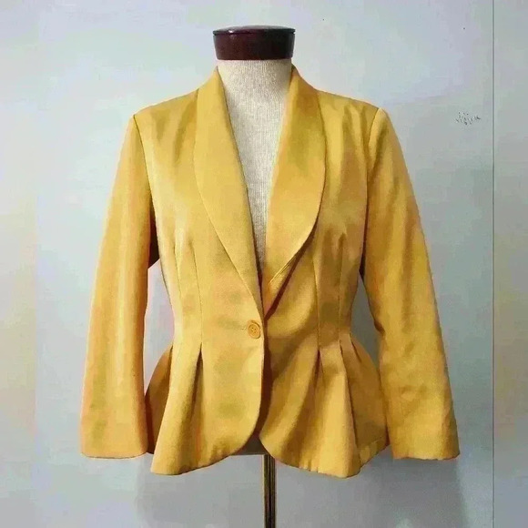 DOE & RAE mustard yellow pleated lightweight blazer.  Size medium - Picture 1 of 14